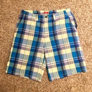 IZOD PLAIDENS GOLF SHORTS